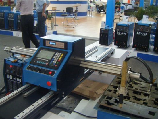 2017 سستے CNC دھات کاٹنے کی مشین START برانڈ LCD پینل کنٹرول سسٹم 1300 * 2500mm کام کرنے کے علاقے پلازما کاٹنے کی مشین