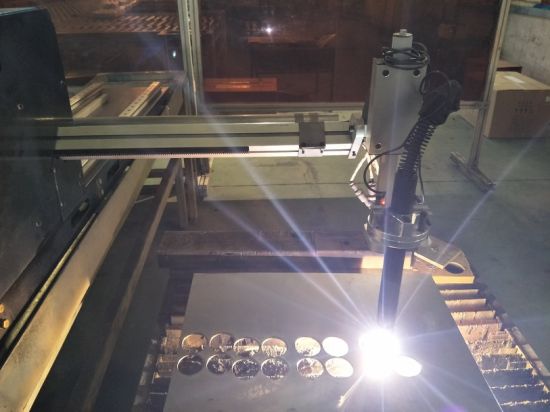 نئی مصنوعات 2018 کم قیمت پلازما CNC کاٹنے کی مشین بہترین بیچنے والے